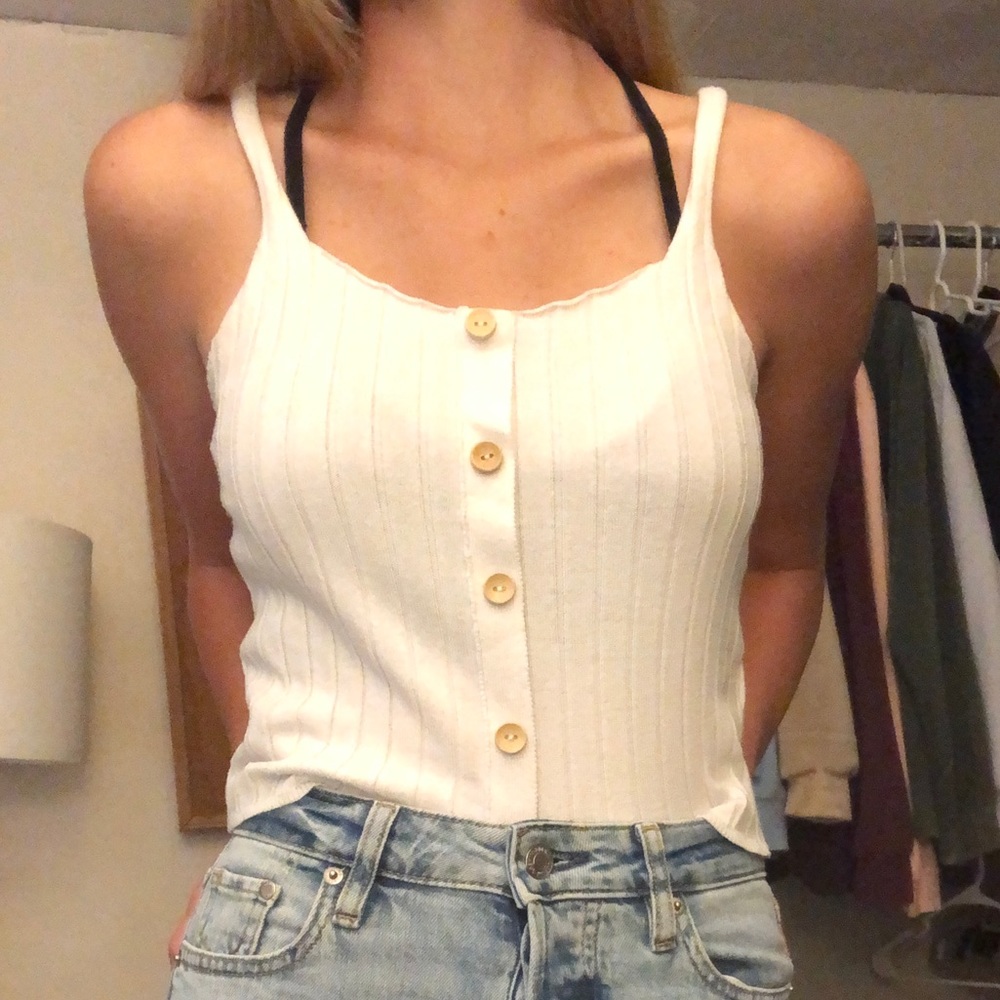 🤍Adorable white tank top 🤍